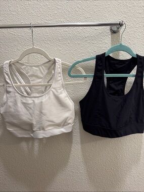 Fabletics Women’s Active Scoop Neck Sports Bra - White and Black